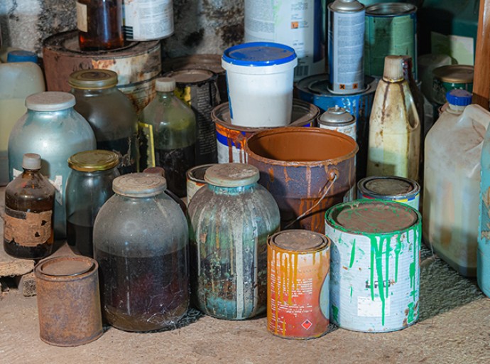 Zber nebezpečného odpadu - farby a chemikálie