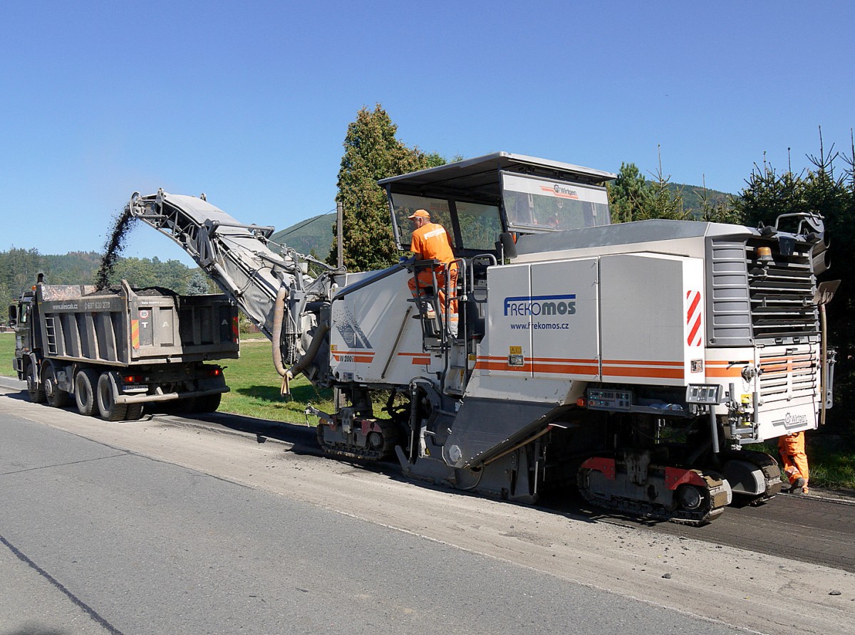 POZOR frézovanie cesty II/583 (Sv. Martina)
