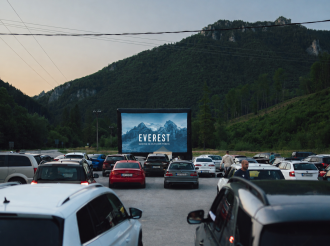 Autokino sa vracia do Vrátnej. Filmový večer pod hviezdami už 14. augusta