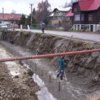 Regulácia potoka u Holúbkov