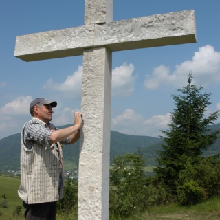 Výstavba krížovej cesty na vrchu Oravcové