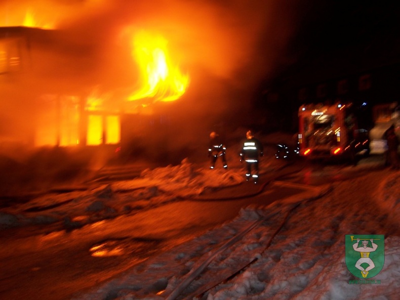 Dramatický piatkový večer v Štefanovej 3