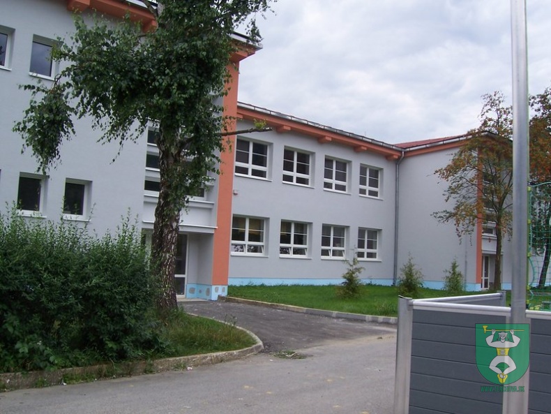 ZŠ s MŠ s novou fasádou 6