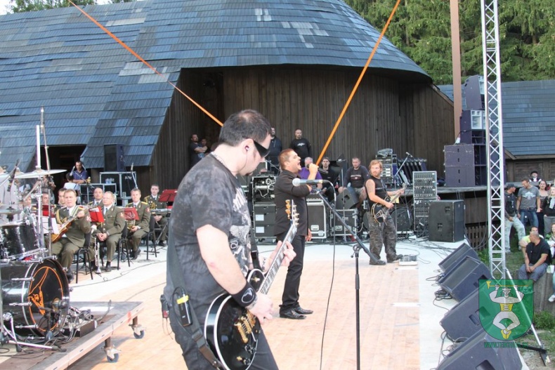 Kalinka & Desmod 122