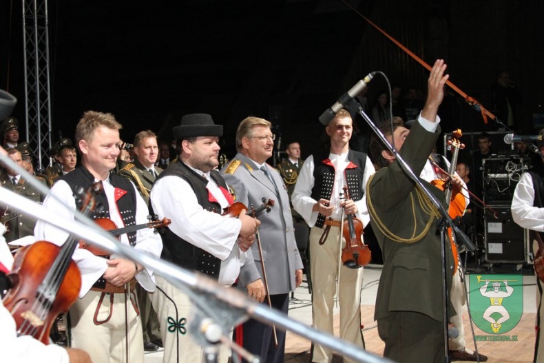 Kalinka & Desmod 180