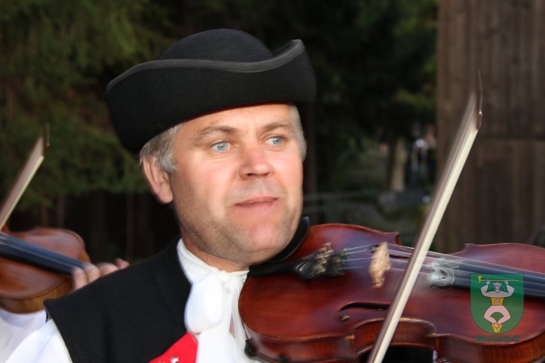 Kalinka & Desmod 150