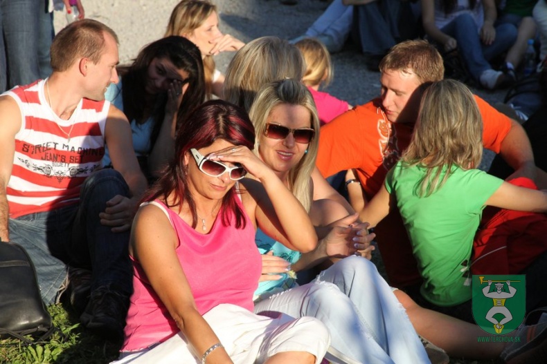 Kalinka & Desmod 100