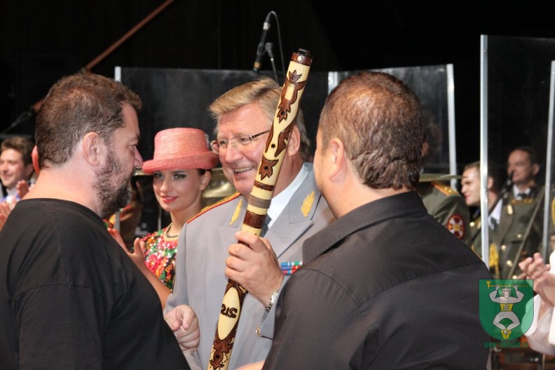 Kalinka & Desmod 189