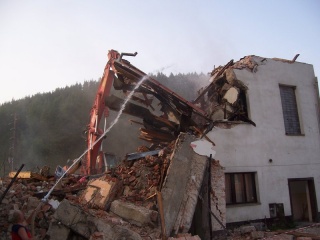Búranie požiarnej zbrojnice 108