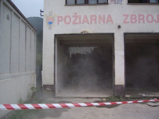 Búranie požiarnej zbrojnice 57