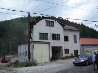 Búranie požiarnej zbrojnice 75