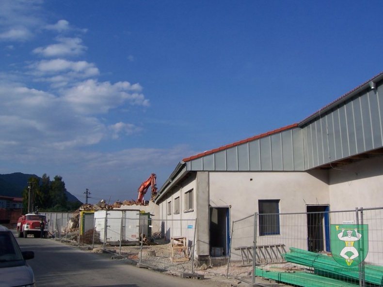 Búranie požiarnej zbrojnice 18