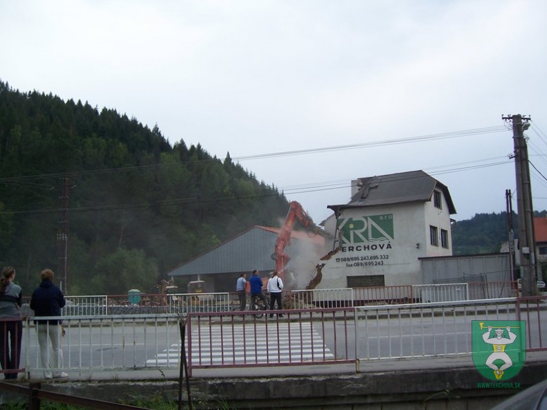 Búranie požiarnej zbrojnice 53