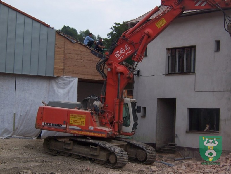 Búranie požiarnej zbrojnice 60