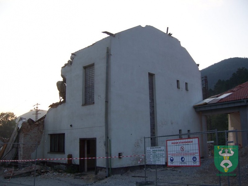 Búranie požiarnej zbrojnice 109