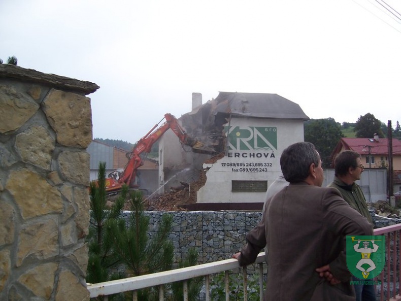 Búranie požiarnej zbrojnice 55