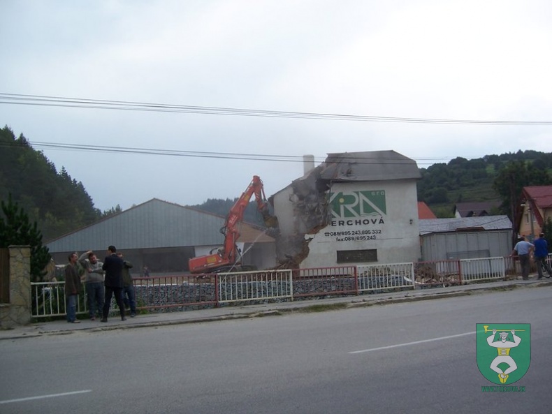 Búranie požiarnej zbrojnice 54