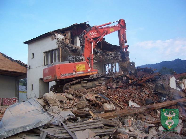 Búranie požiarnej zbrojnice 89