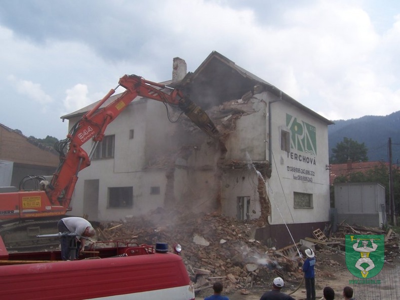 Búranie požiarnej zbrojnice 34