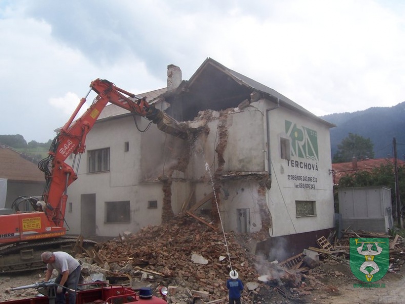 Búranie požiarnej zbrojnice 33