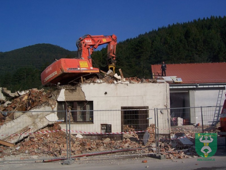 Búranie požiarnej zbrojnice 7