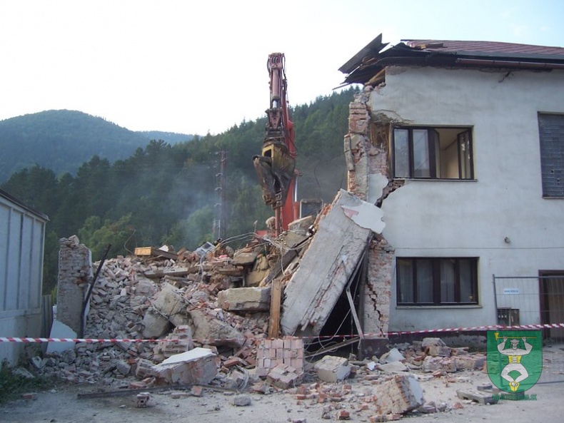 Búranie požiarnej zbrojnice 86