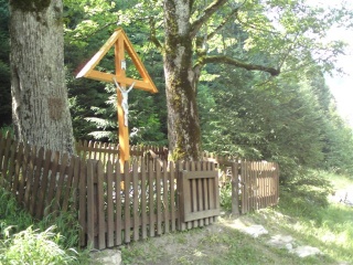 Obnovený kríž na Lúkach 12