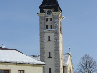 Terchovú prikryla biela perina-11