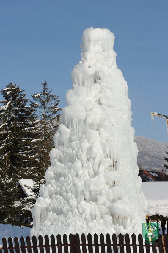 Terchovú prikryla biela perina-16