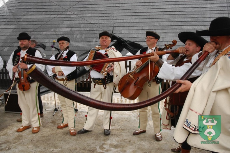 MS vo varení a jedení bryndzových halušiek