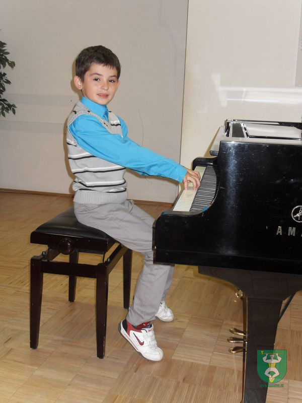 Klaviristi ZUŠ L. Árvaya-8