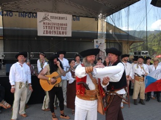 Medzinárodné stretnutie zbojníkov-34