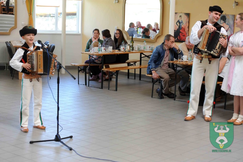 Úcta k starším 2013-10