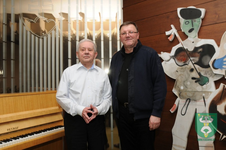 Zdeněk Hnát a klaviristky z Terchovej-15