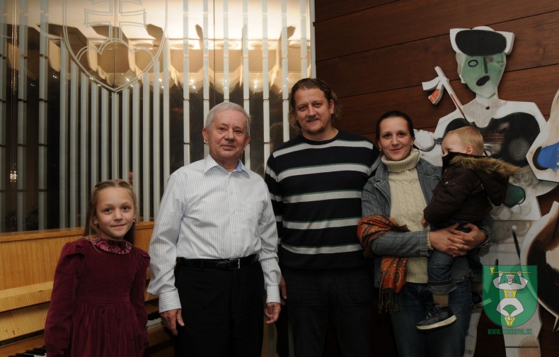 Zdeněk Hnát a klaviristky z Terchovej-13