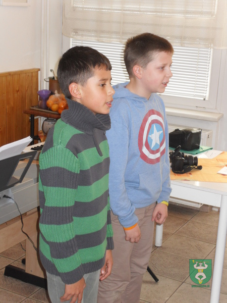 SPEVÁCI A KLAVIRISTI Z TERCHOVEJ v Domove dôchodcov-13