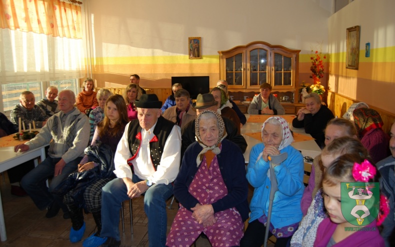 SPEVÁCI A KLAVIRISTI Z TERCHOVEJ v Domove dôchodcov-4