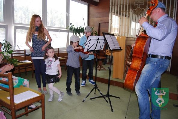 Vďaka, velikáni - hudobno-poetické pásmo-17