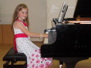 Triedny koncert klaviristov-8