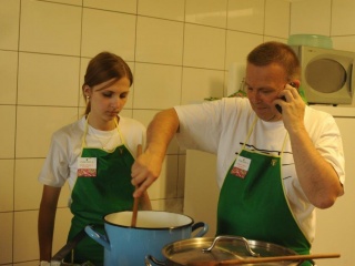 Babka varila a radila-10