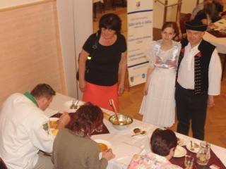 Babka varila a radila-11
