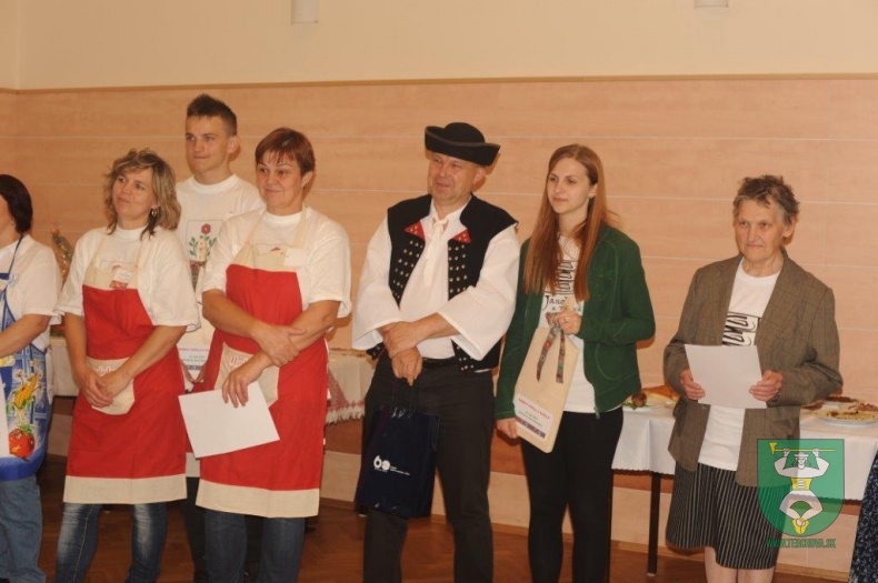 Babka varila a radila-16