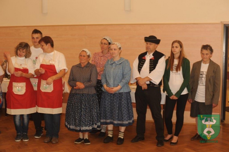 Babka varila a radila-12