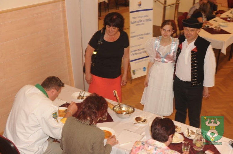 Babka varila a radila-11