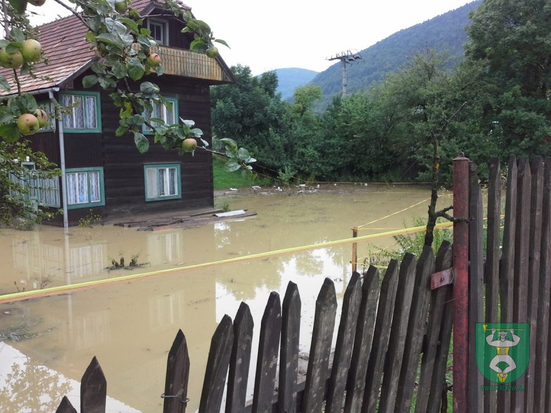 Čistenie obce po povodni-38