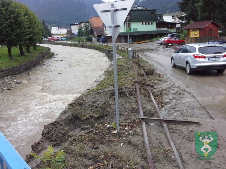 Čistenie obce po povodni-39