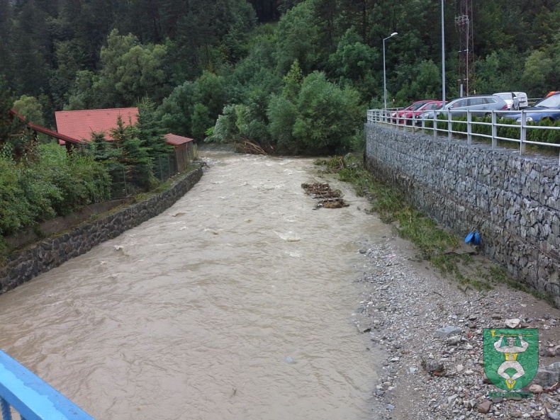 Čistenie obce po povodni-40