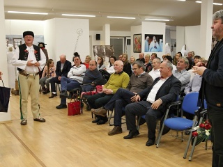 Rodáci rodákom alebo Dlaňové priznanie-23