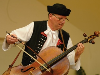 Rodáci rodákom alebo Dlaňové priznanie-75