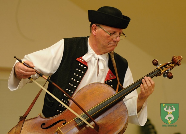 Rodáci rodákom alebo Dlaňové priznanie-75